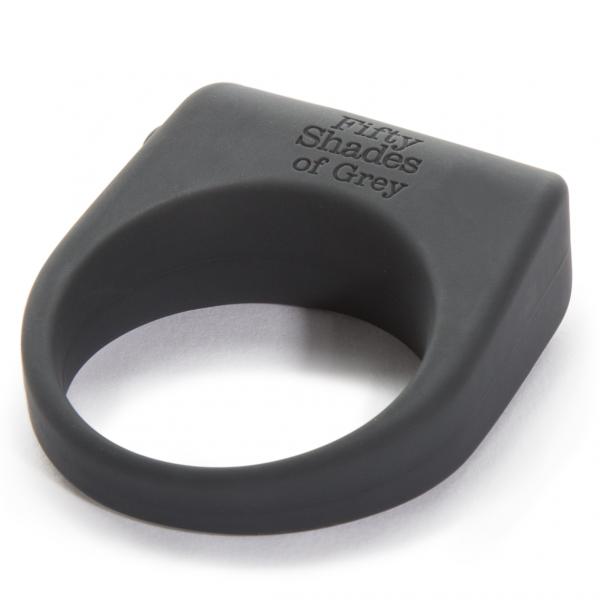 Secret Weapon Vibrating Love Ring Black - Click Image to Close
